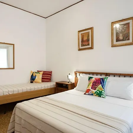 Nice And Well Connected 1 Bed Flat In Testaccio Lejlighed *
