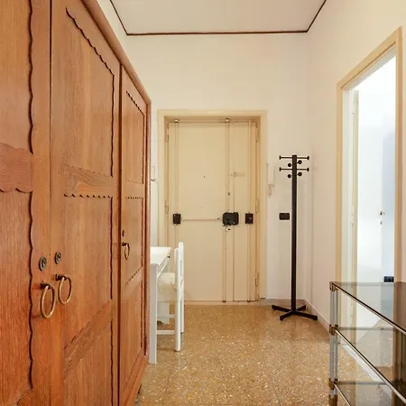 Nice And Well Connected 1 Bed Flat In Testaccio * Rom