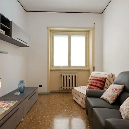 Nice And Well Connected 1 Bed Flat In Testaccio * Rom